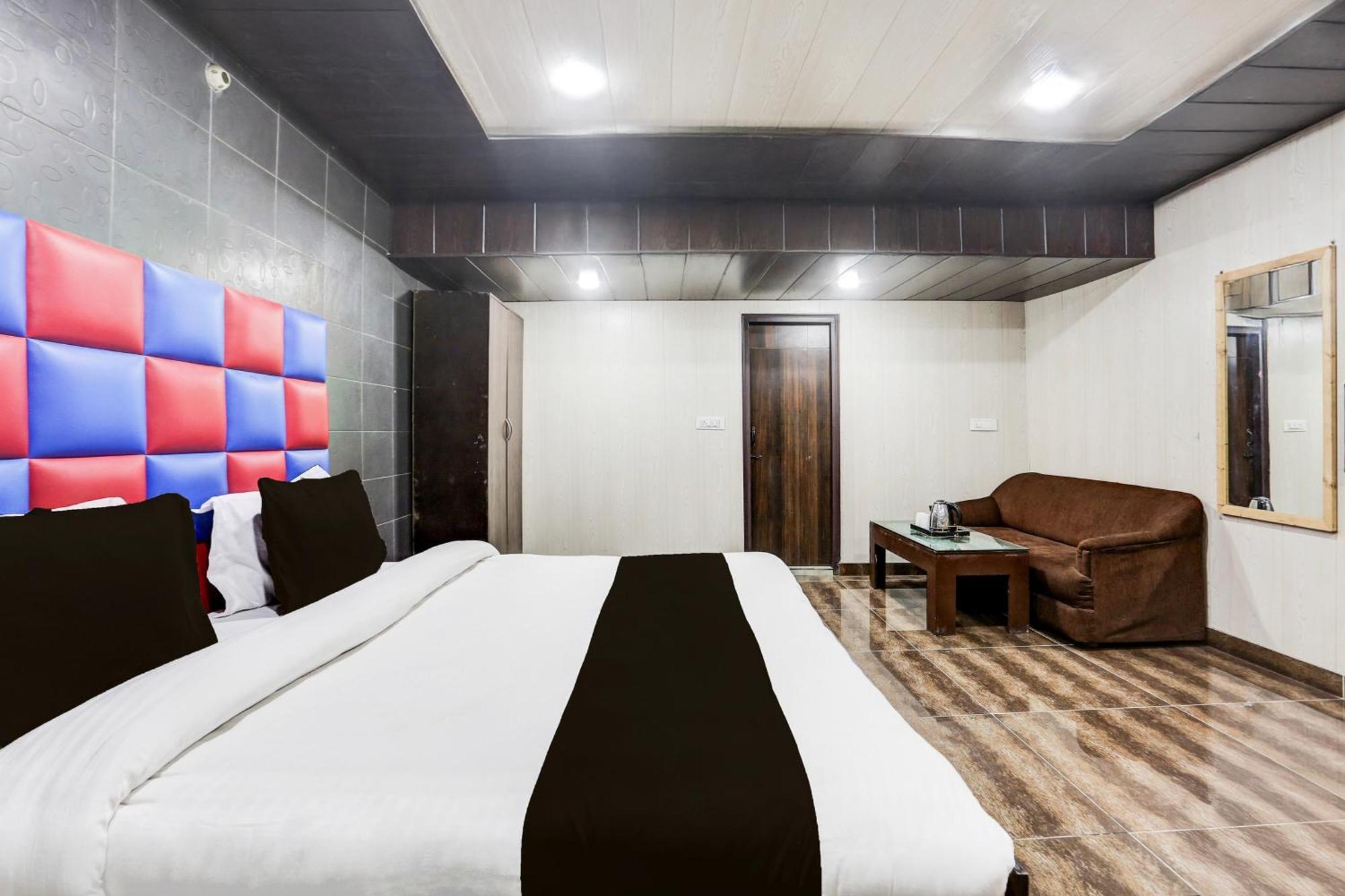 Super Townhouse Haibowal Chowk Ludhiana Exterior foto