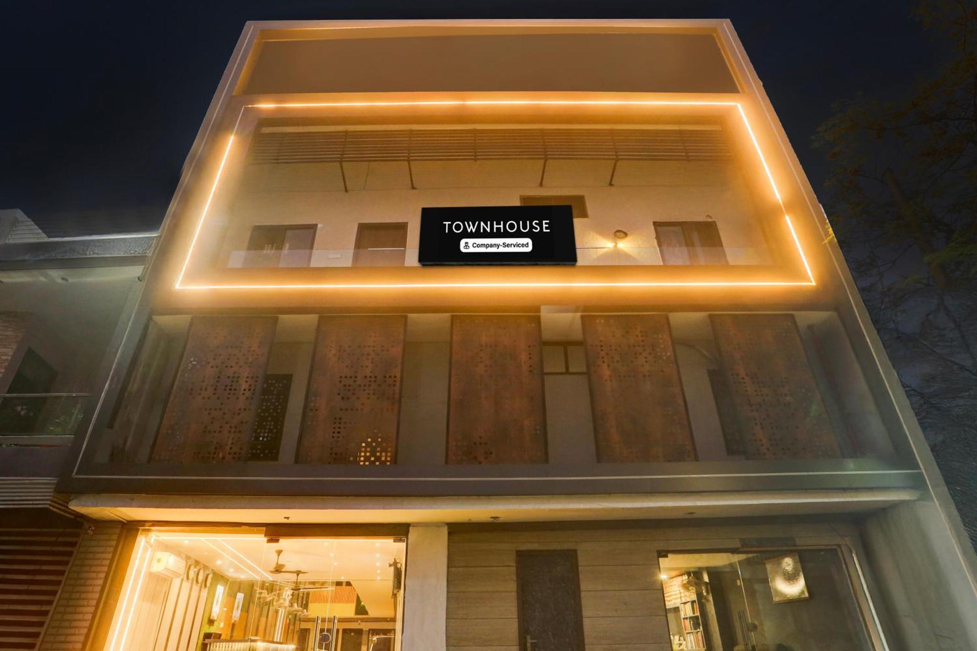 Super Townhouse Haibowal Chowk Ludhiana Exterior foto