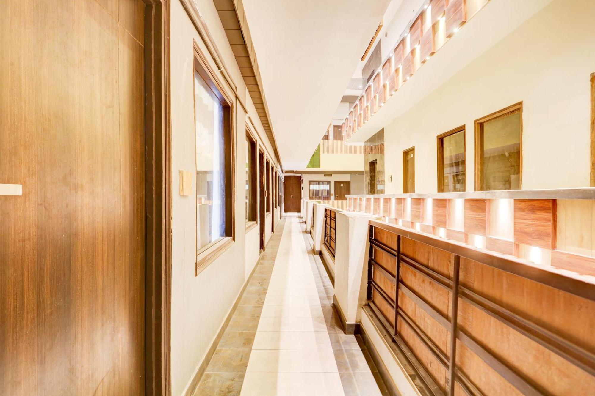Super Townhouse Haibowal Chowk Ludhiana Exterior foto
